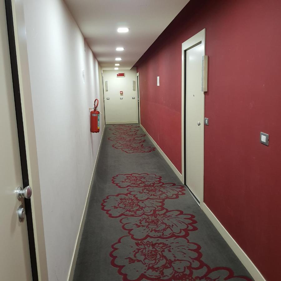 Manu'S Guest Suite Cosenza Zewnętrze zdjęcie