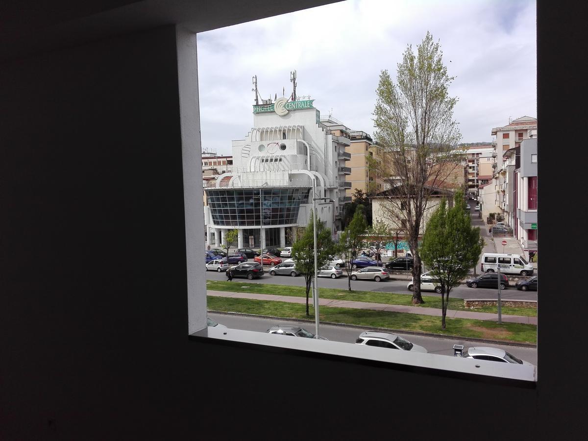 Manu'S Guest Suite Cosenza Zewnętrze zdjęcie