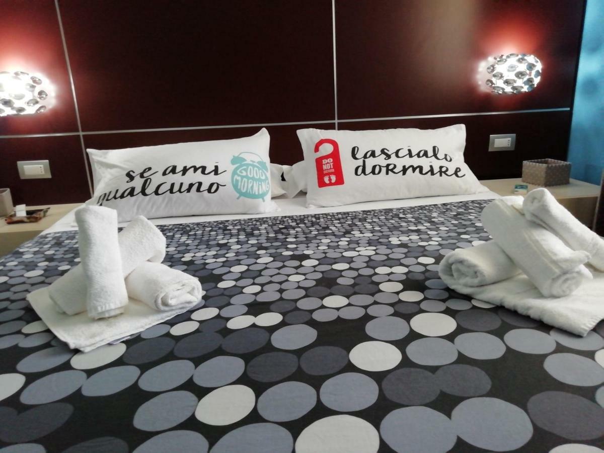 Manu'S Guest Suite Cosenza Zewnętrze zdjęcie